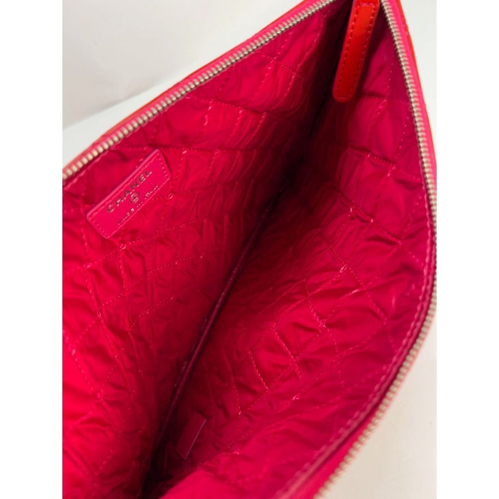 Chanel Patent Quilted Medium Cosmetic Case Dark Pink - Picture 3 of 15